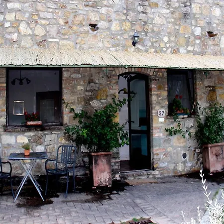 Shared Apartments, Rotecastello, Collelungo, Santalucia, San Bartolomeo, Rosato, Cerretello - Happy *